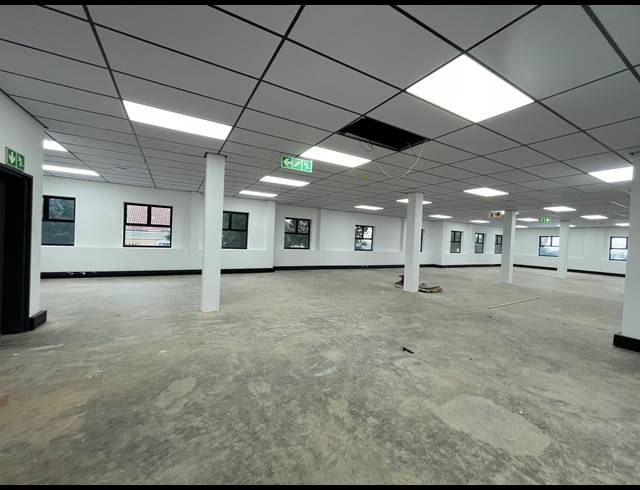 300M² OFFICE TO LET IN BRYANSTON